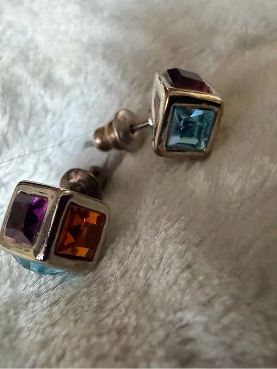 Lia Sophia Kiam Family "Lia" Silver Tone w/Cut Crystals Stud Earrings - Picture 3 of 7